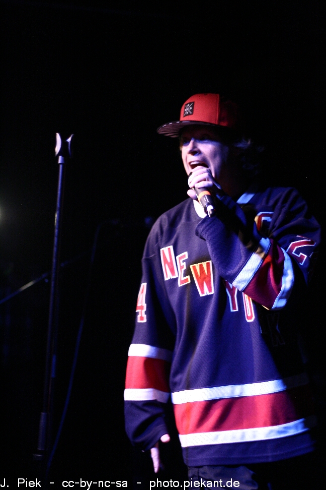 DED02.05.12Cologne low 02