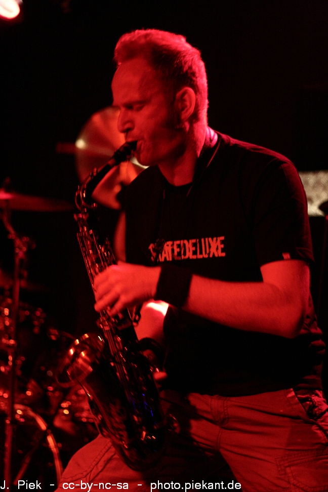 DED02.05.12Cologne low 05