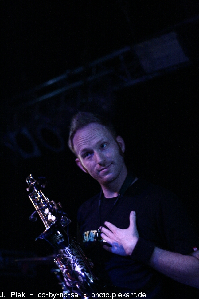 DED02.05.12Cologne low 06