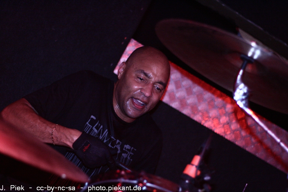 DED02.05.12Cologne low 16