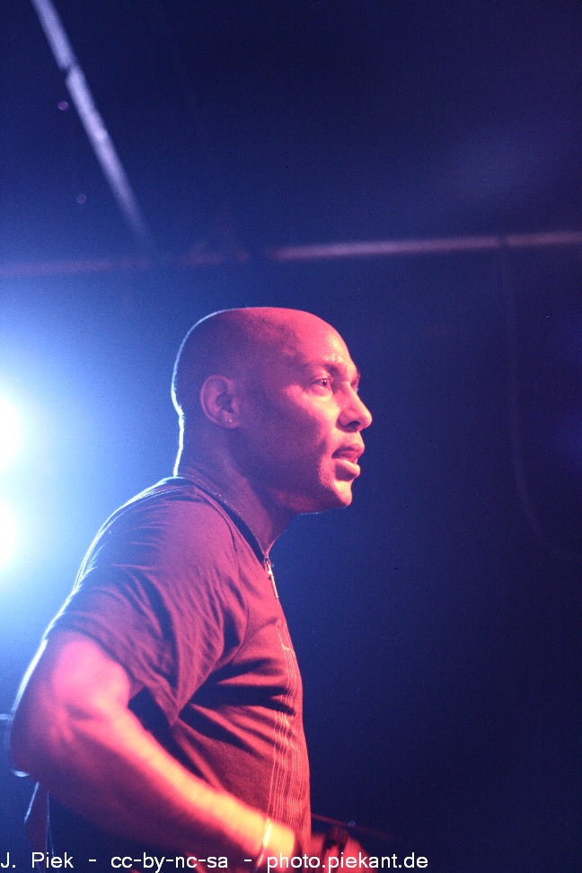 DED02.05.12Cologne low 40