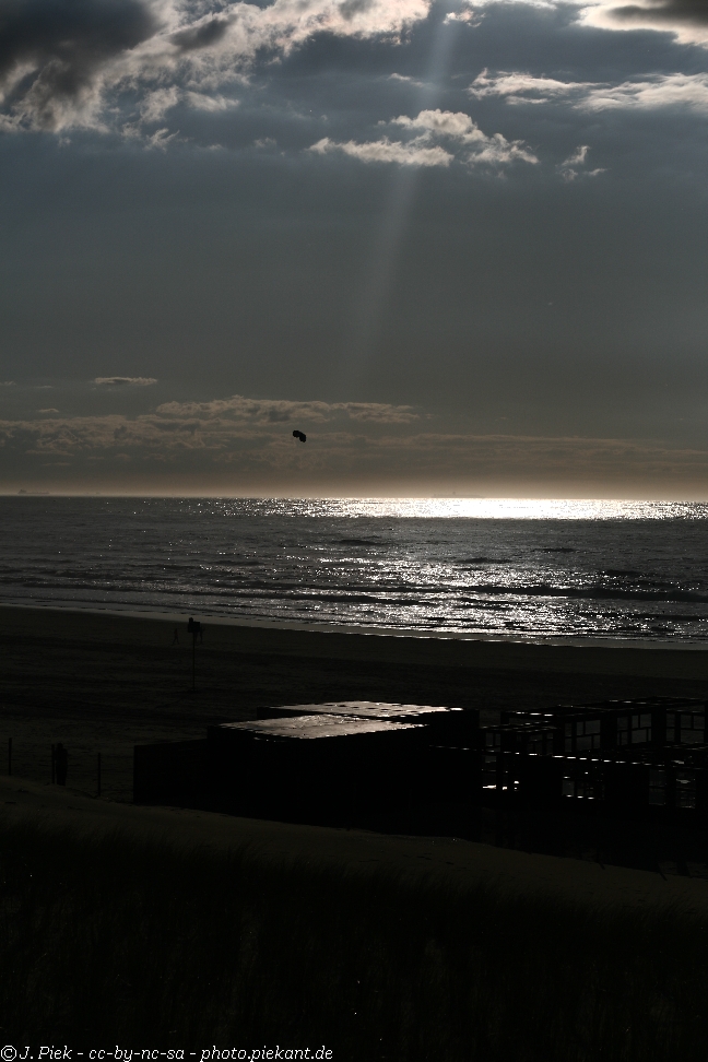 20120429 TAM low 28